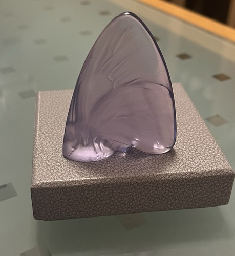 Lalique france closed wing - france,
